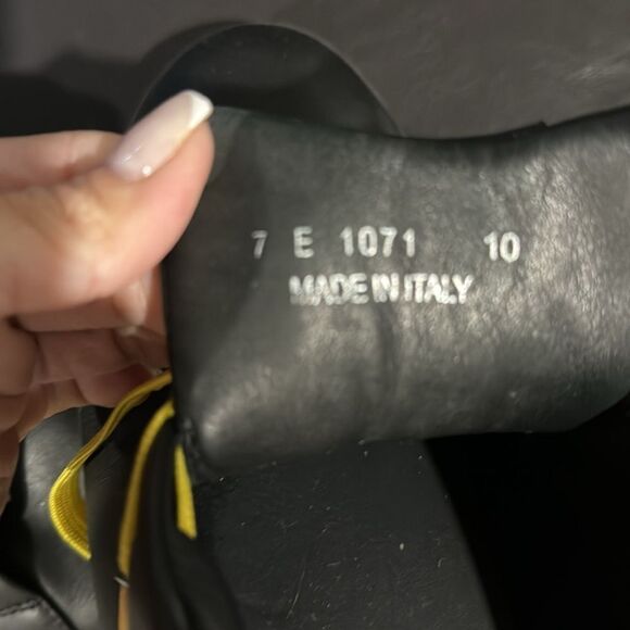 FENDI SNEAKERS - Picture 7 of 9